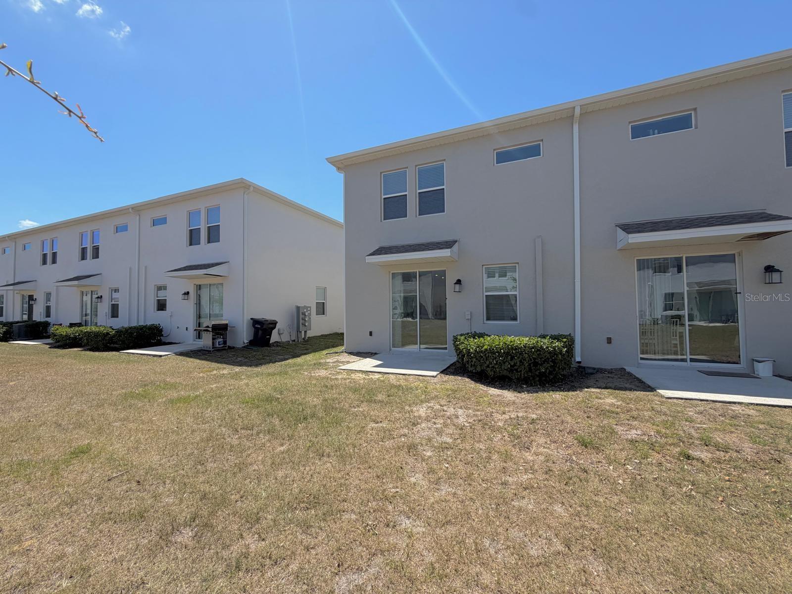 CHATEAU/ASTORIA - Residential Lease