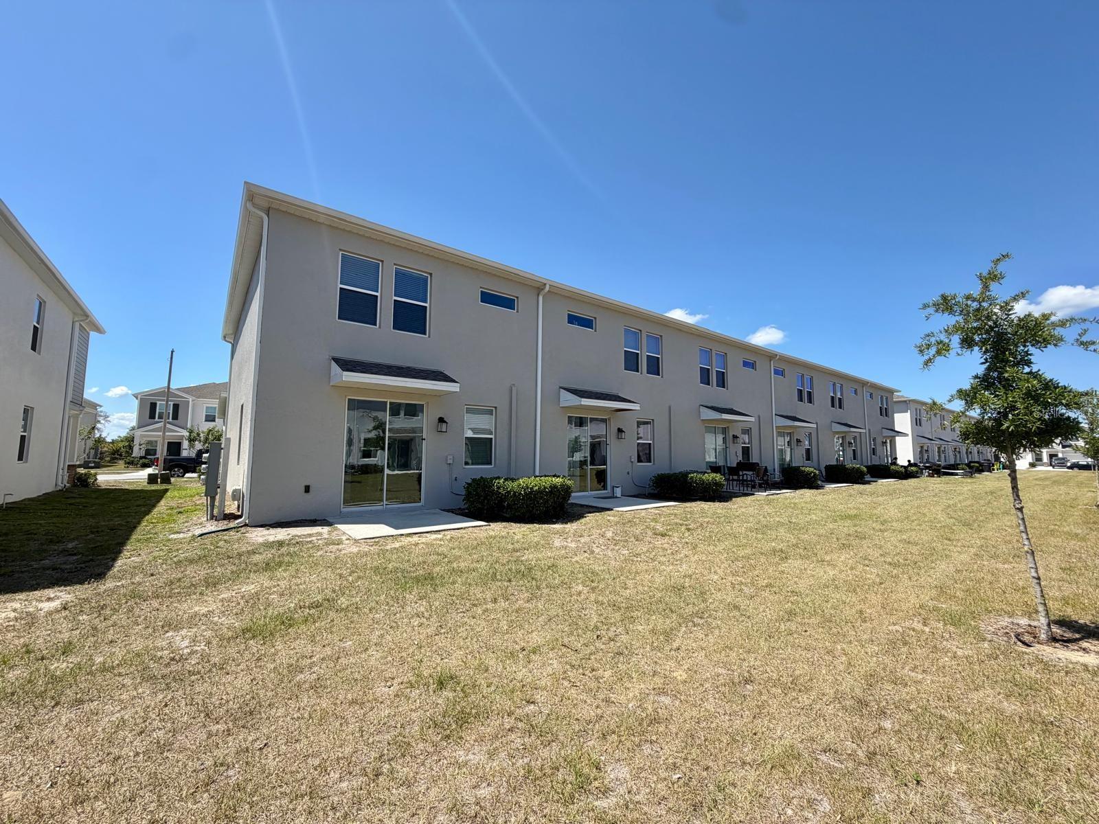 CHATEAU/ASTORIA - Residential Lease