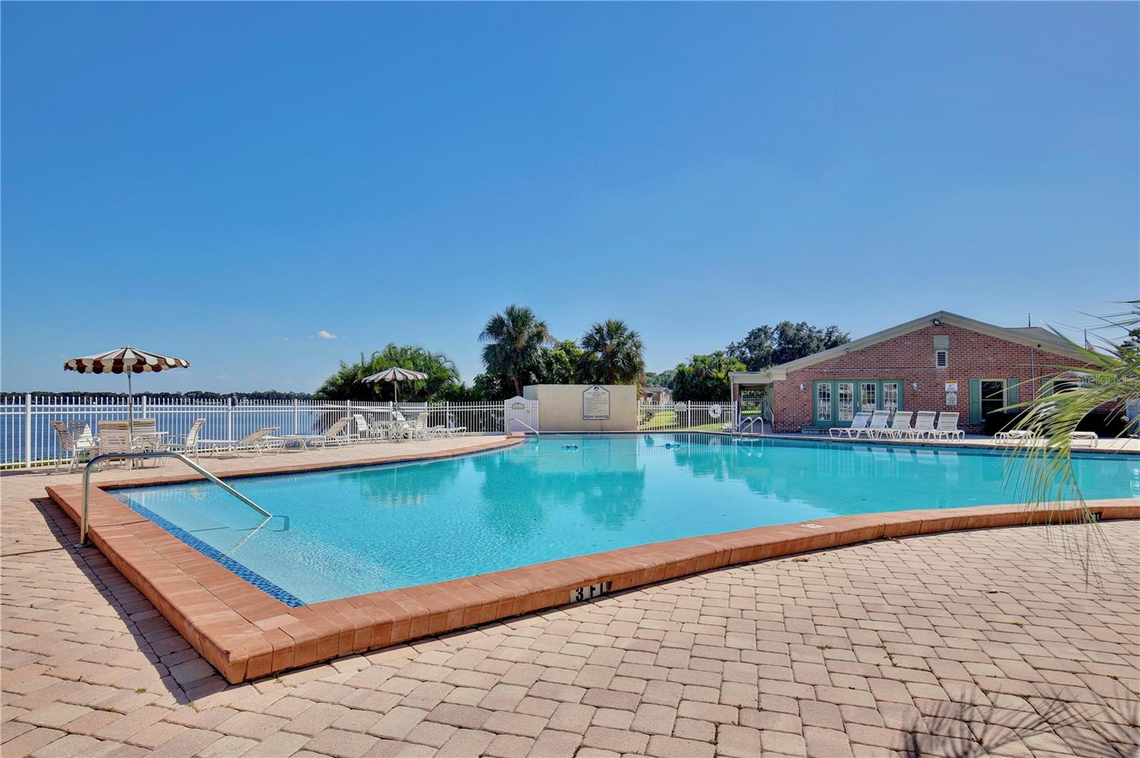 LAKE HOWELL ARMS CONDO - Residential
