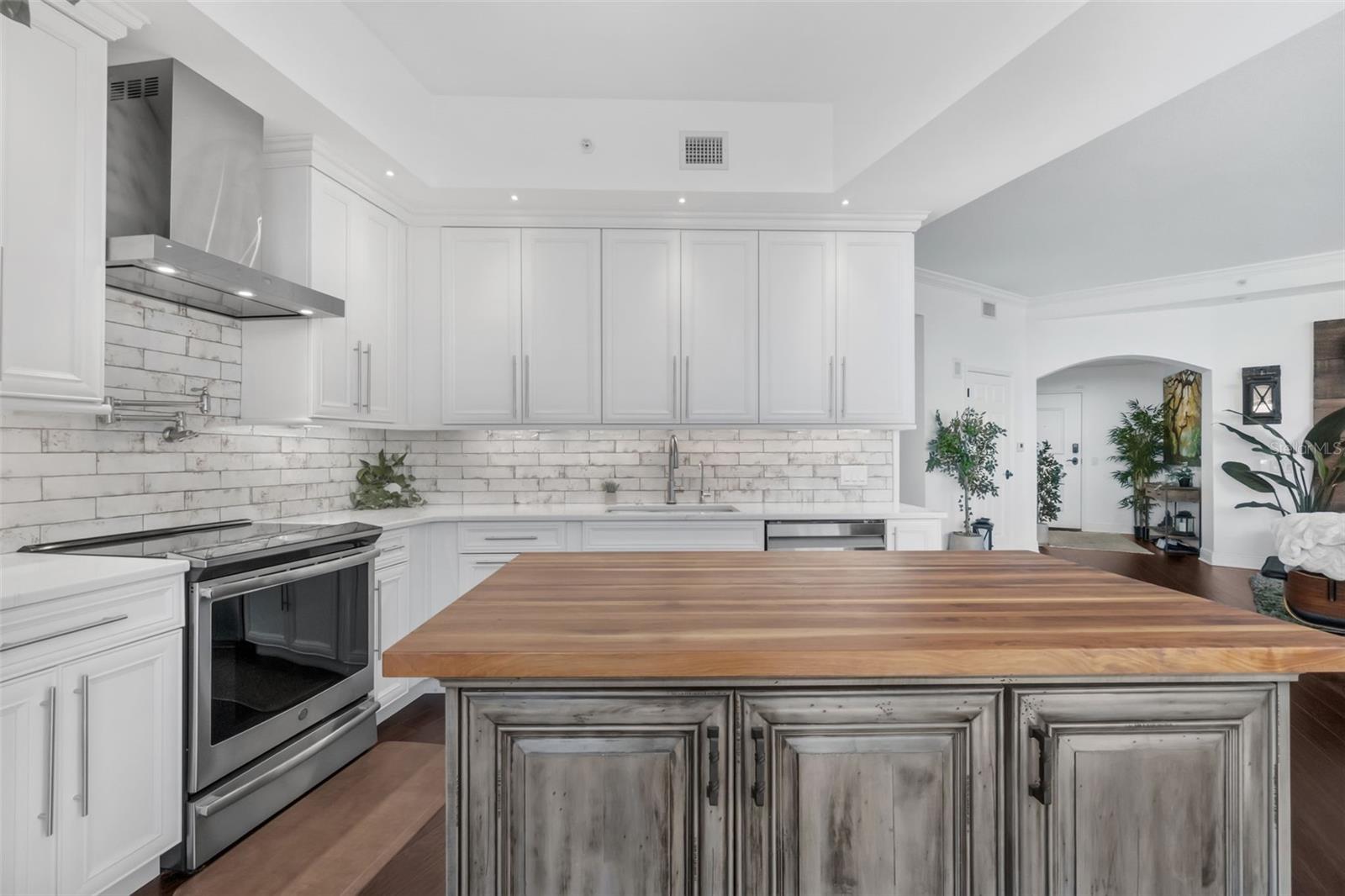 322 E CENTRAL BOULEVARD 2101