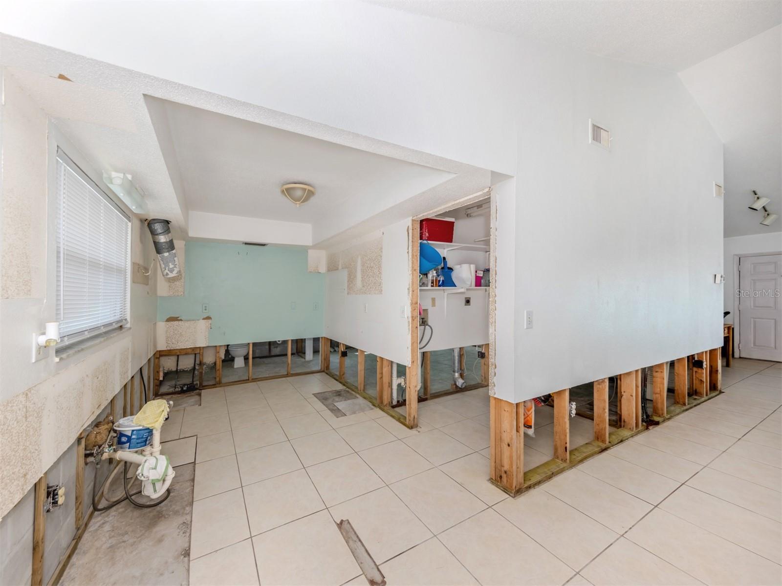 GOLDEN BEACH - Residential Income