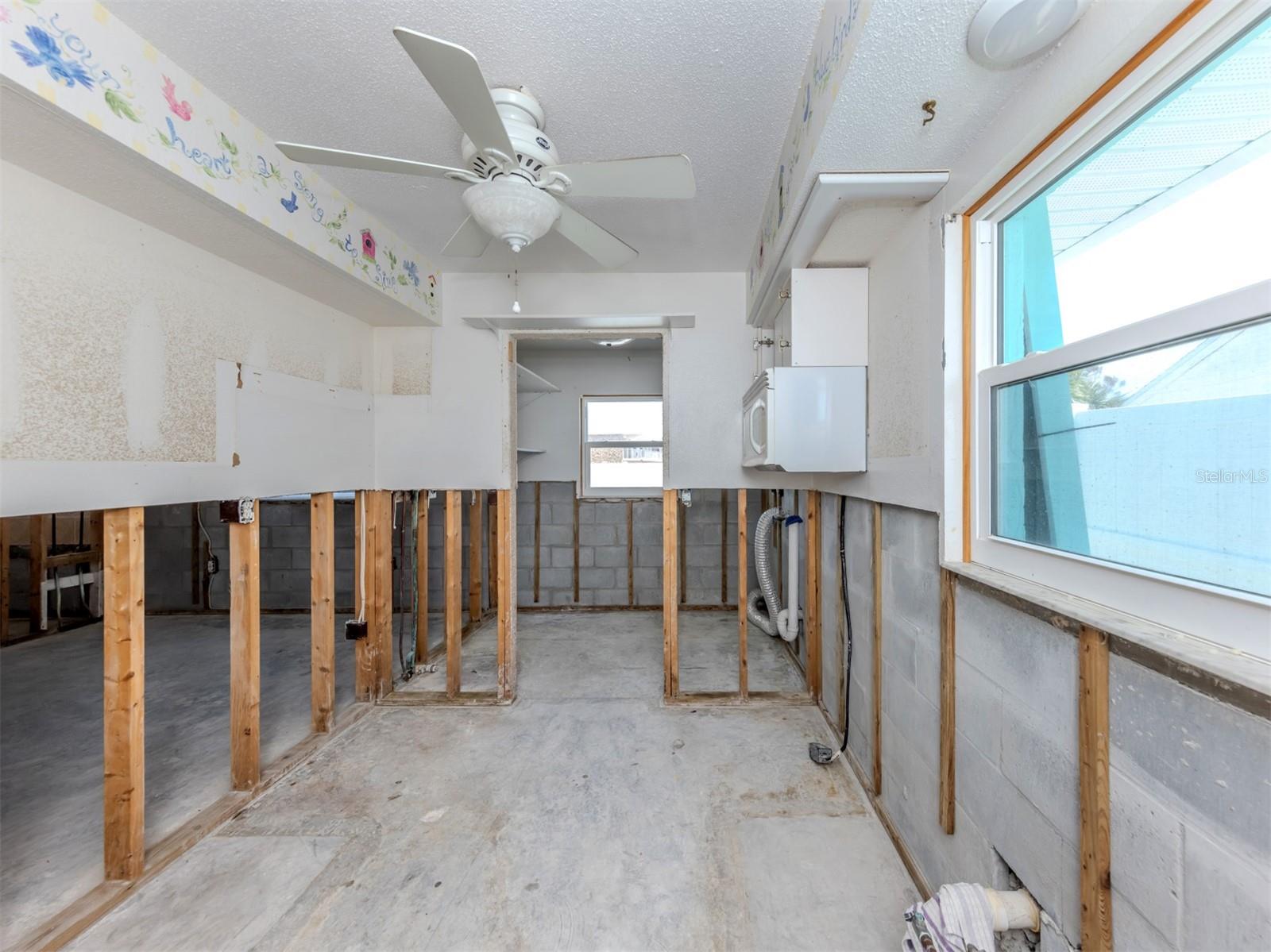 GOLDEN BEACH - Residential Income