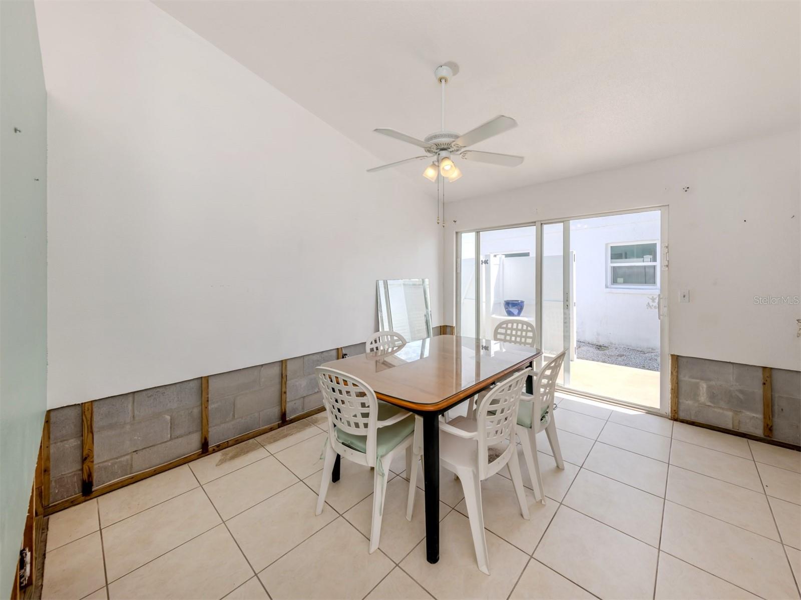 GOLDEN BEACH - Residential Income