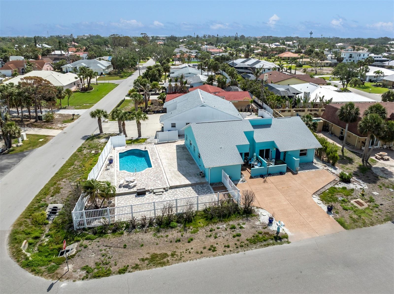GOLDEN BEACH - Residential Income