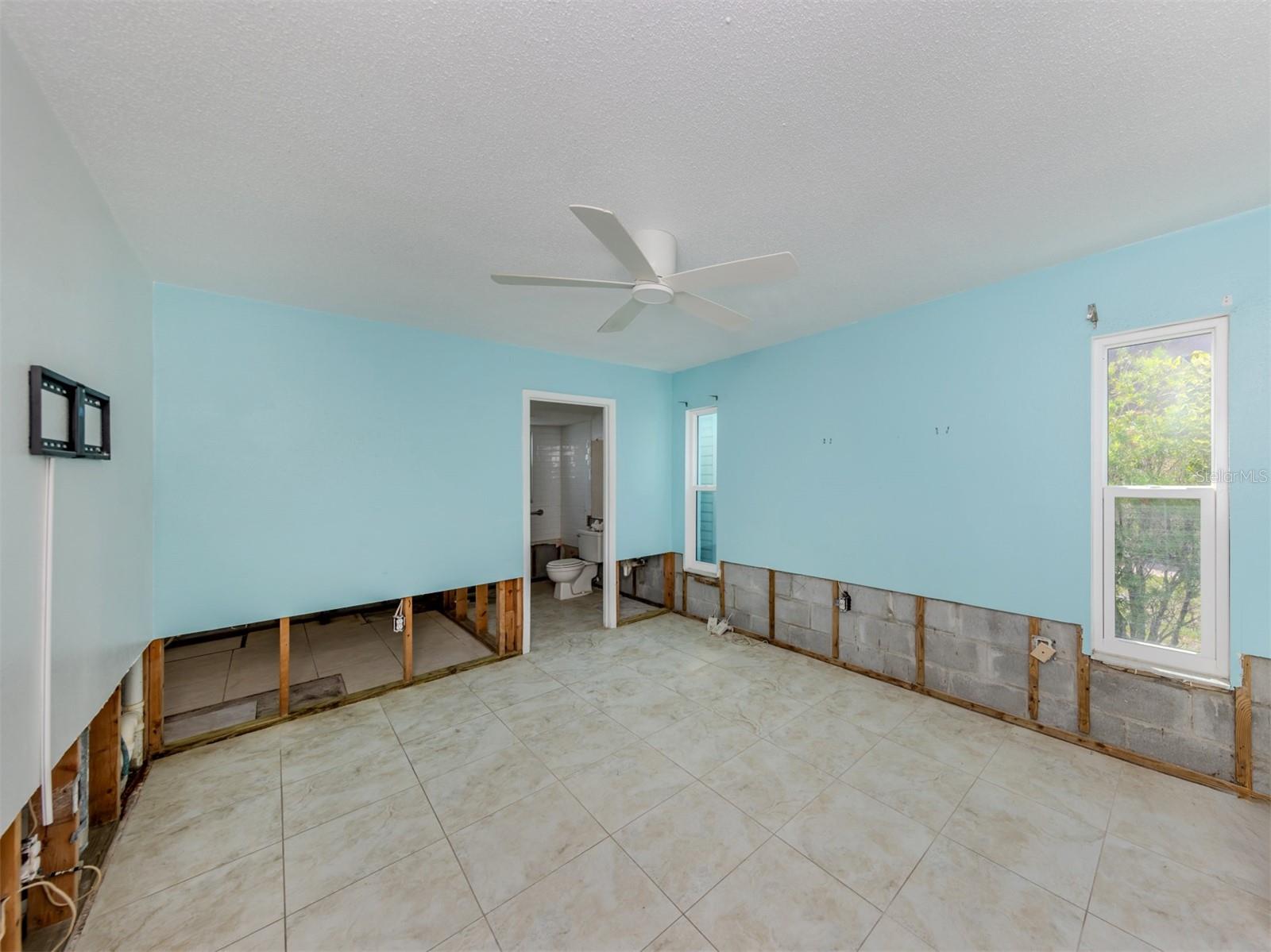 GOLDEN BEACH - Residential Income