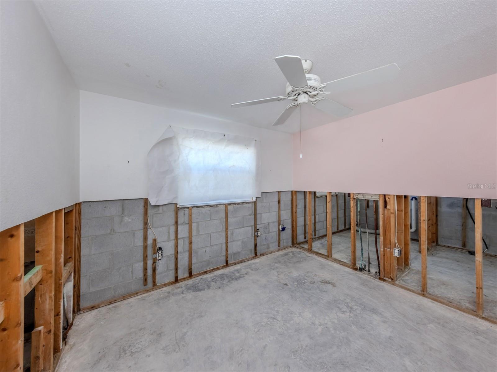 GOLDEN BEACH - Residential Income