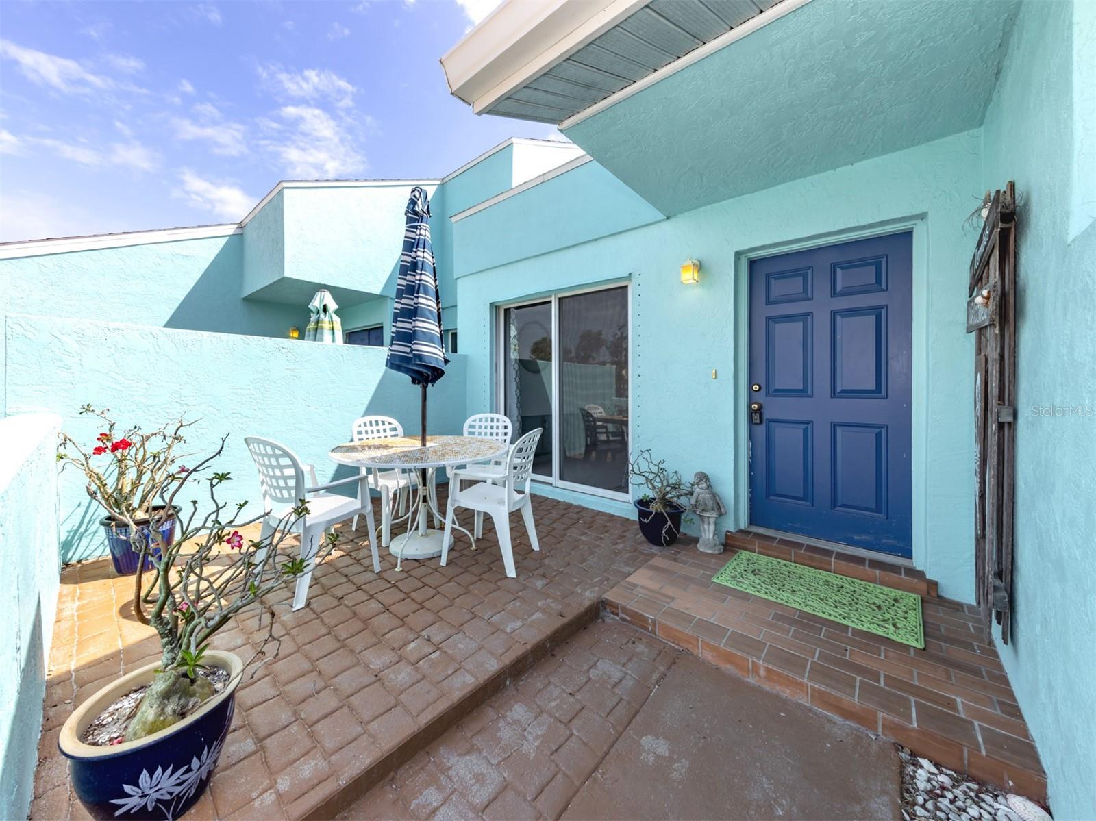 GOLDEN BEACH - Residential Income