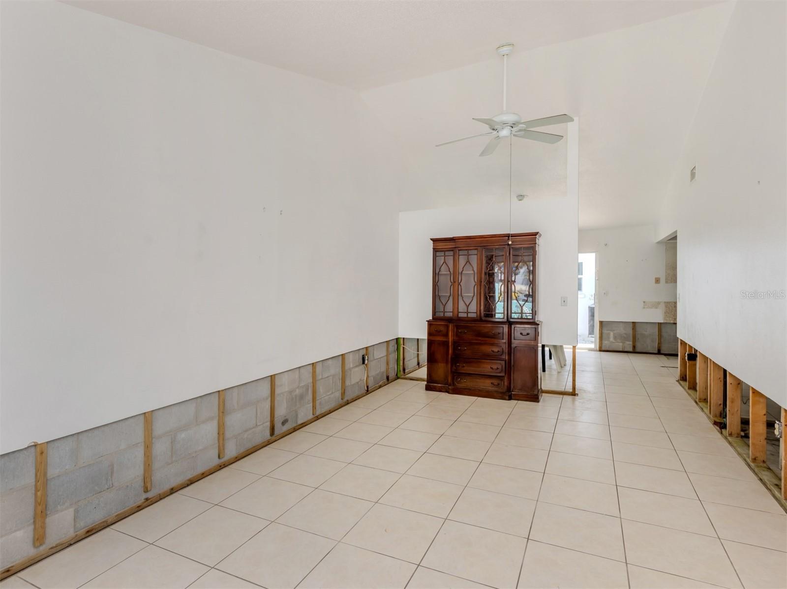 GOLDEN BEACH - Residential Income