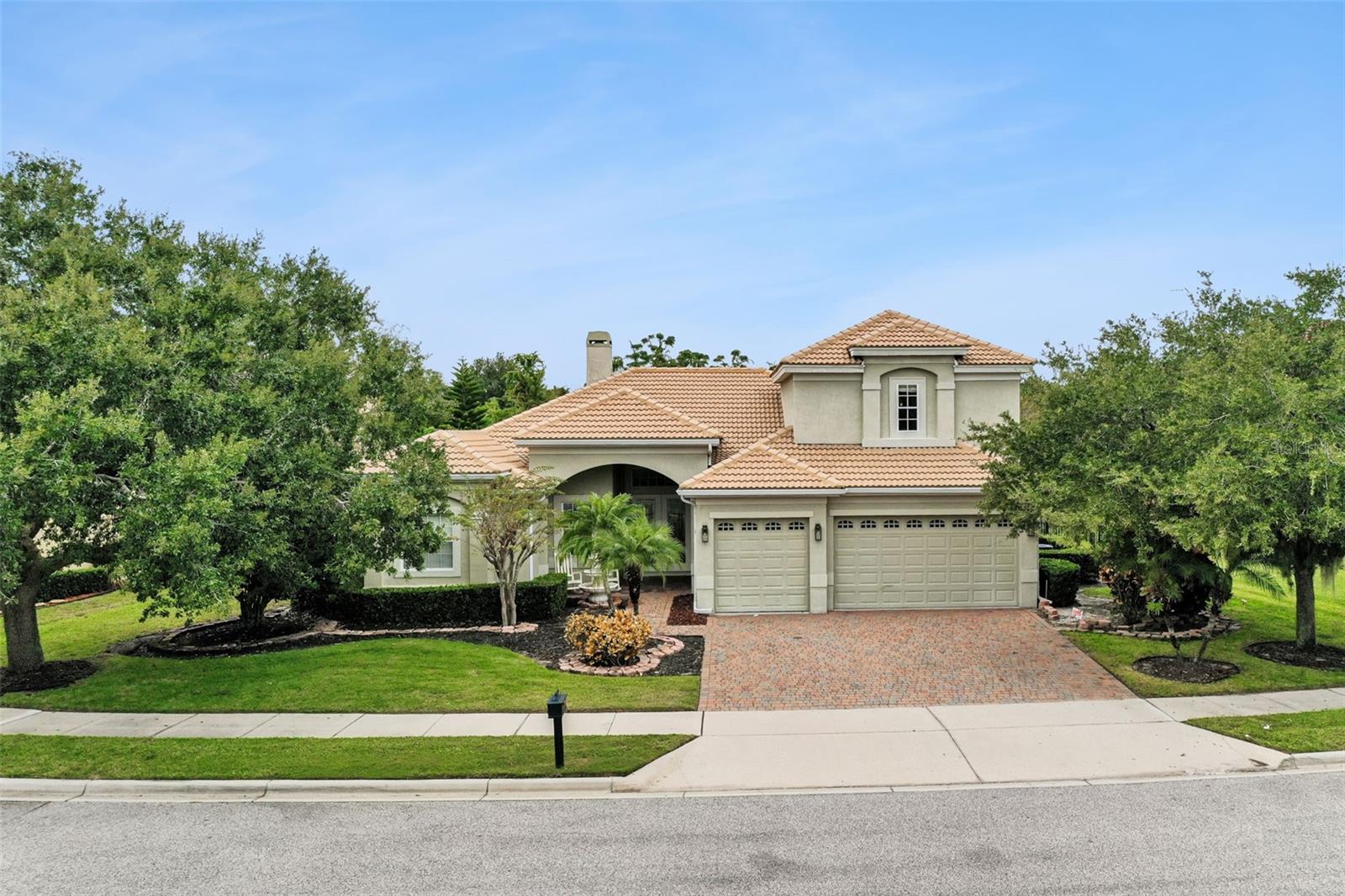 BRONSONS LNDGS F & M - Residential Lease