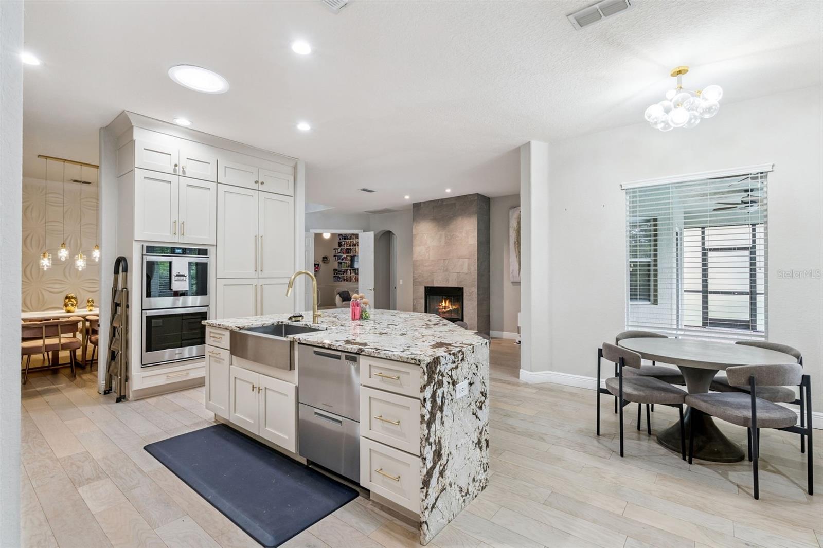 BRONSONS LNDGS F & M - Residential Lease