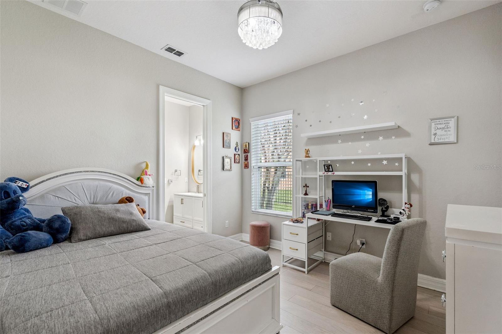 BRONSONS LNDGS F & M - Residential Lease