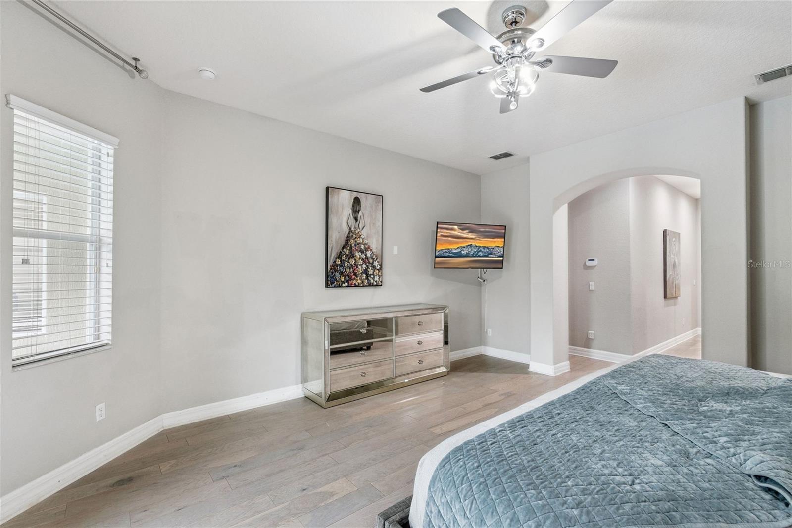 BRONSONS LNDGS F & M - Residential Lease