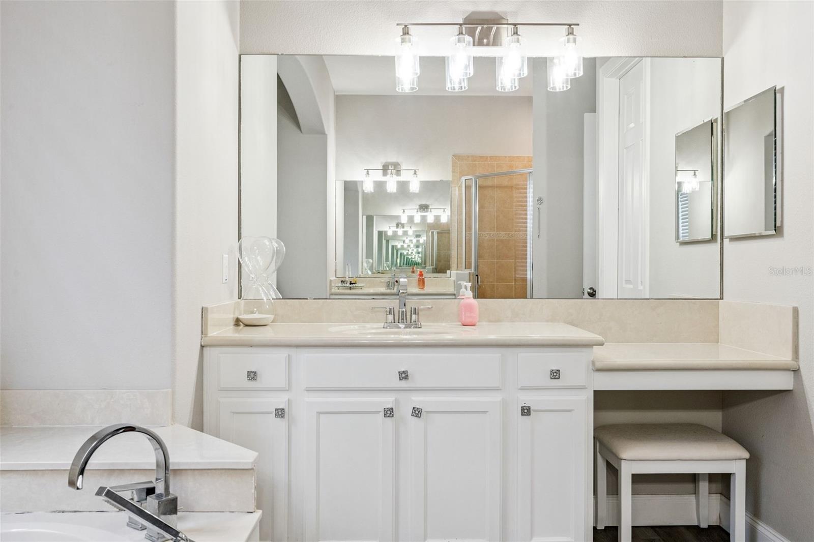 BRONSONS LNDGS F & M - Residential Lease