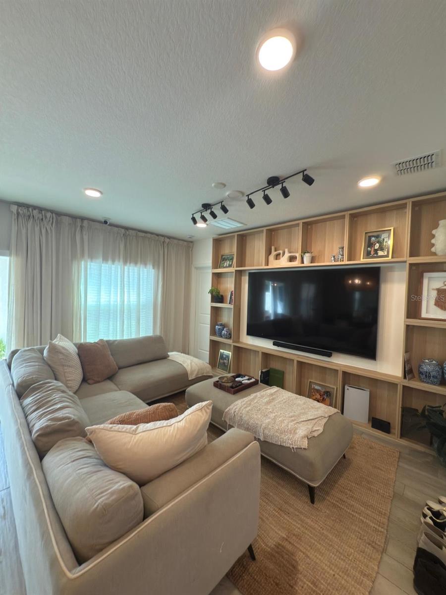 EDEN AT CROSS PRAIRIE - Residential