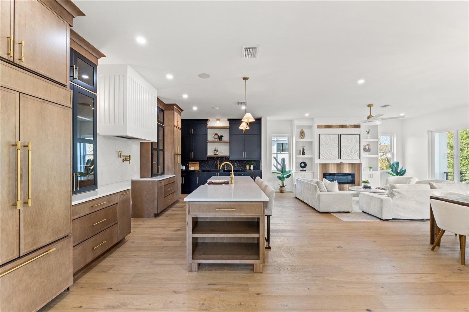 DAVIS ISLANDS PB10 PG52 TO 57 - Residential Lease