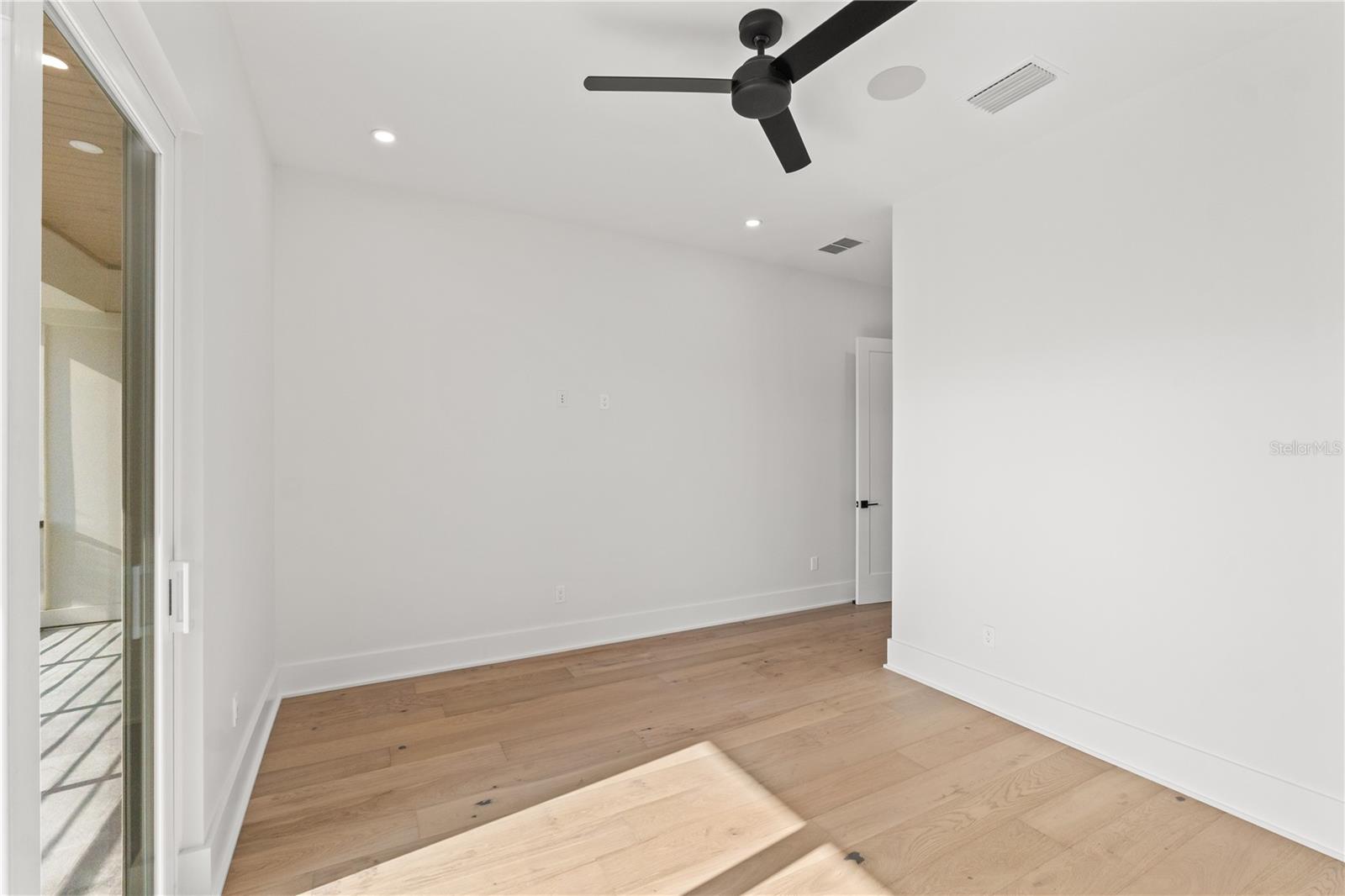 DAVIS ISLANDS PB10 PG52 TO 57 - Residential Lease