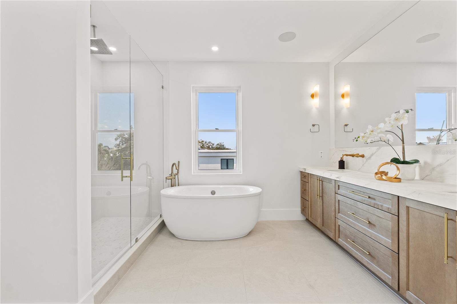 DAVIS ISLANDS PB10 PG52 TO 57 - Residential Lease