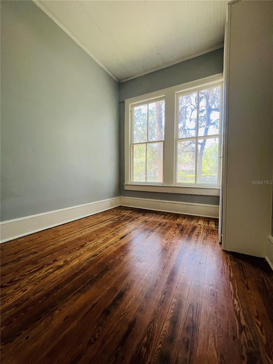 DUCK POND - Residential Lease