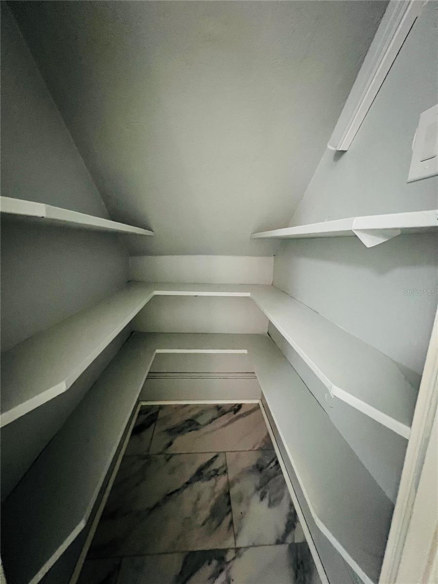 DUCK POND - Residential Lease