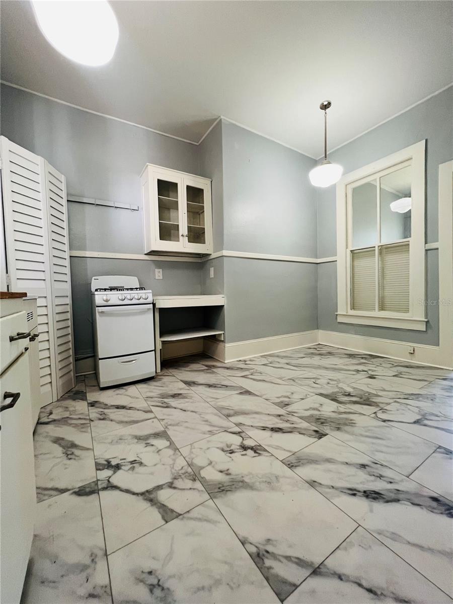 DUCK POND - Residential Lease