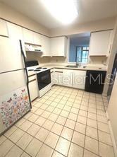 COVE CAY VILLAGE III - Residential