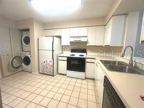 COVE CAY VILLAGE III - Residential