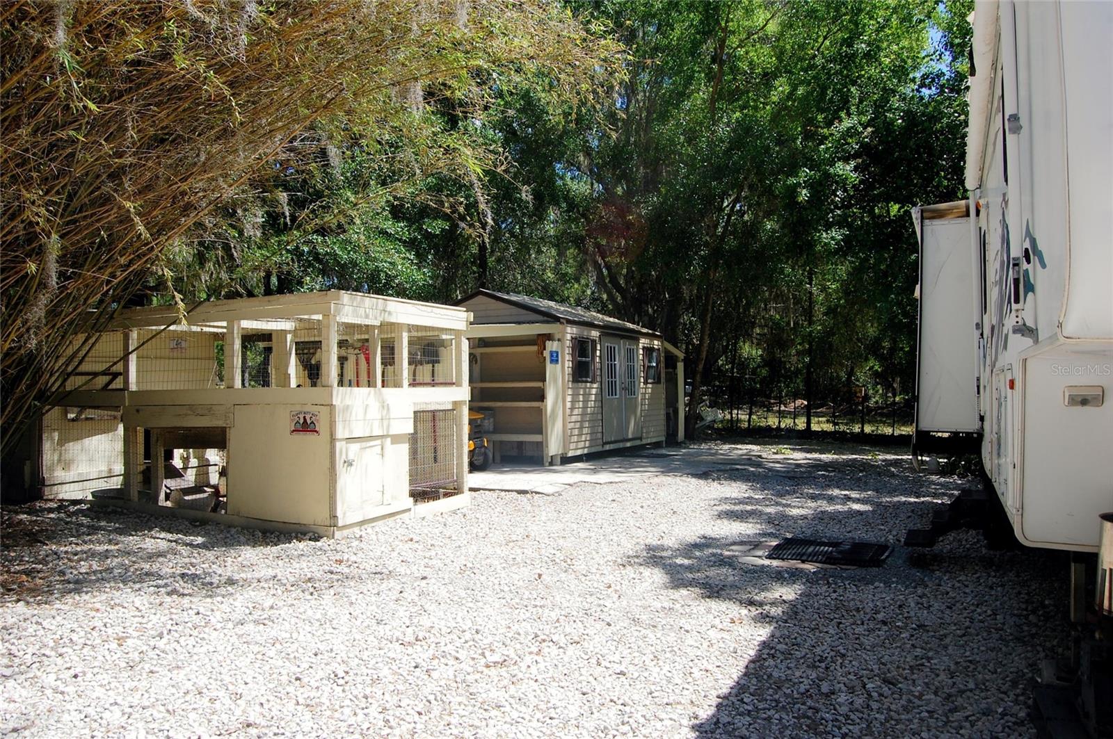 LAKESIDE ESTATES - Residential