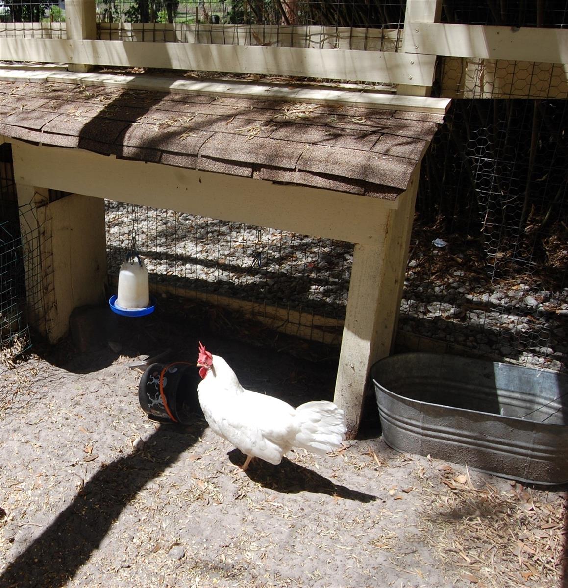 LAKESIDE ESTATES - Residential