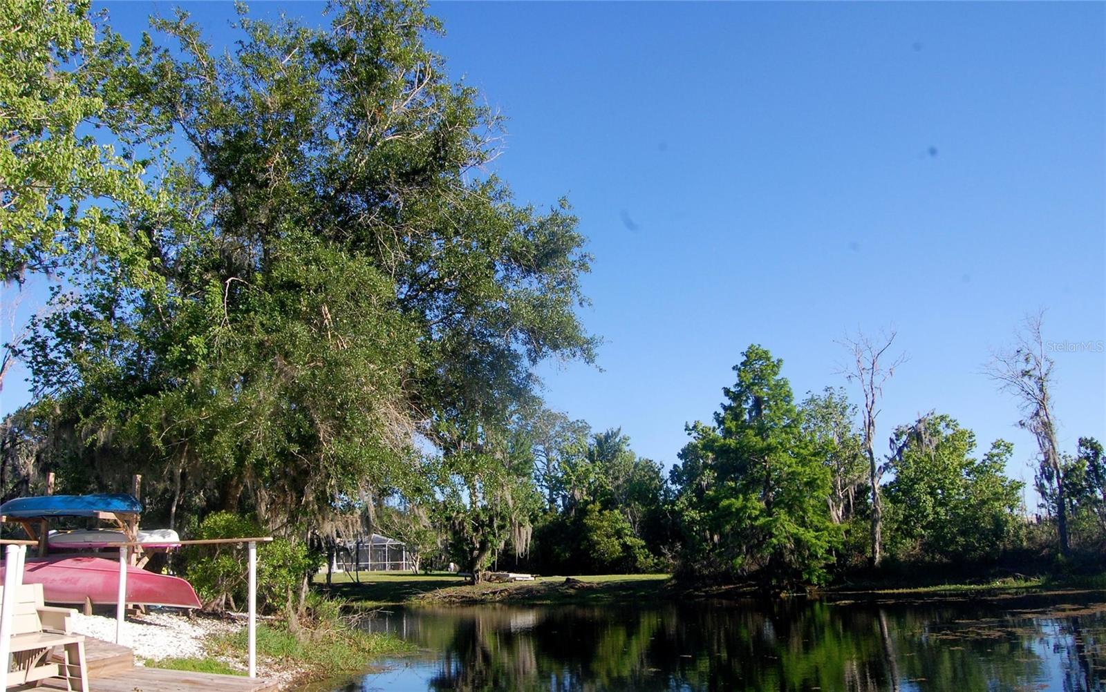 LAKESIDE ESTATES - Residential