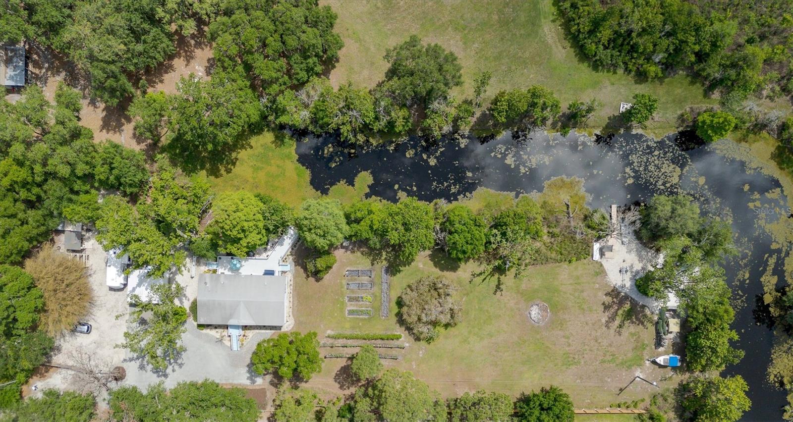 LAKESIDE ESTATES - Residential