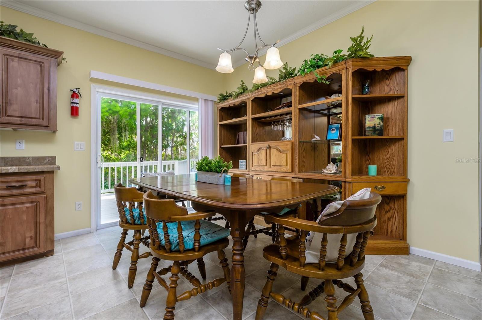 LAKESIDE ESTATES - Residential