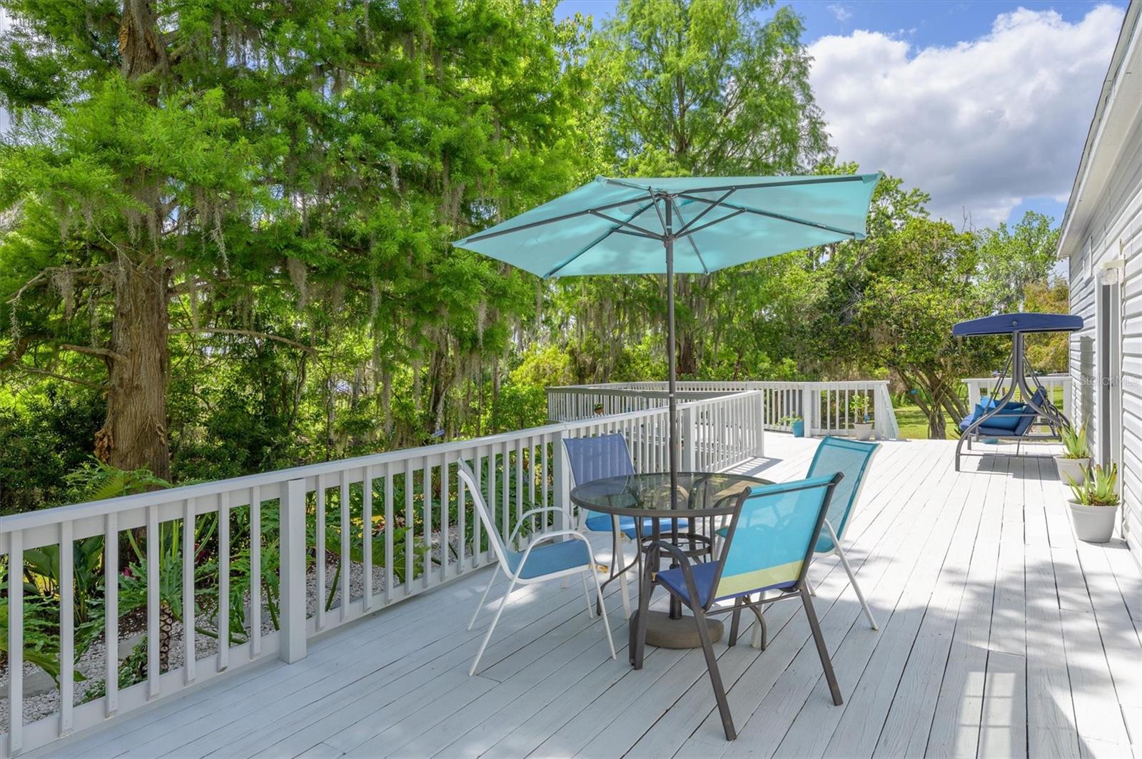 LAKESIDE ESTATES - Residential