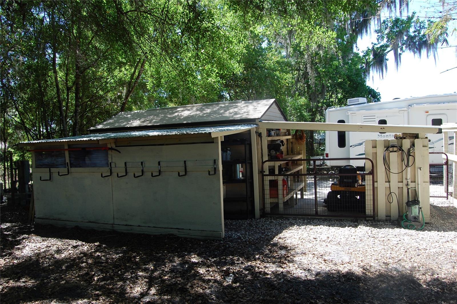 LAKESIDE ESTATES - Residential