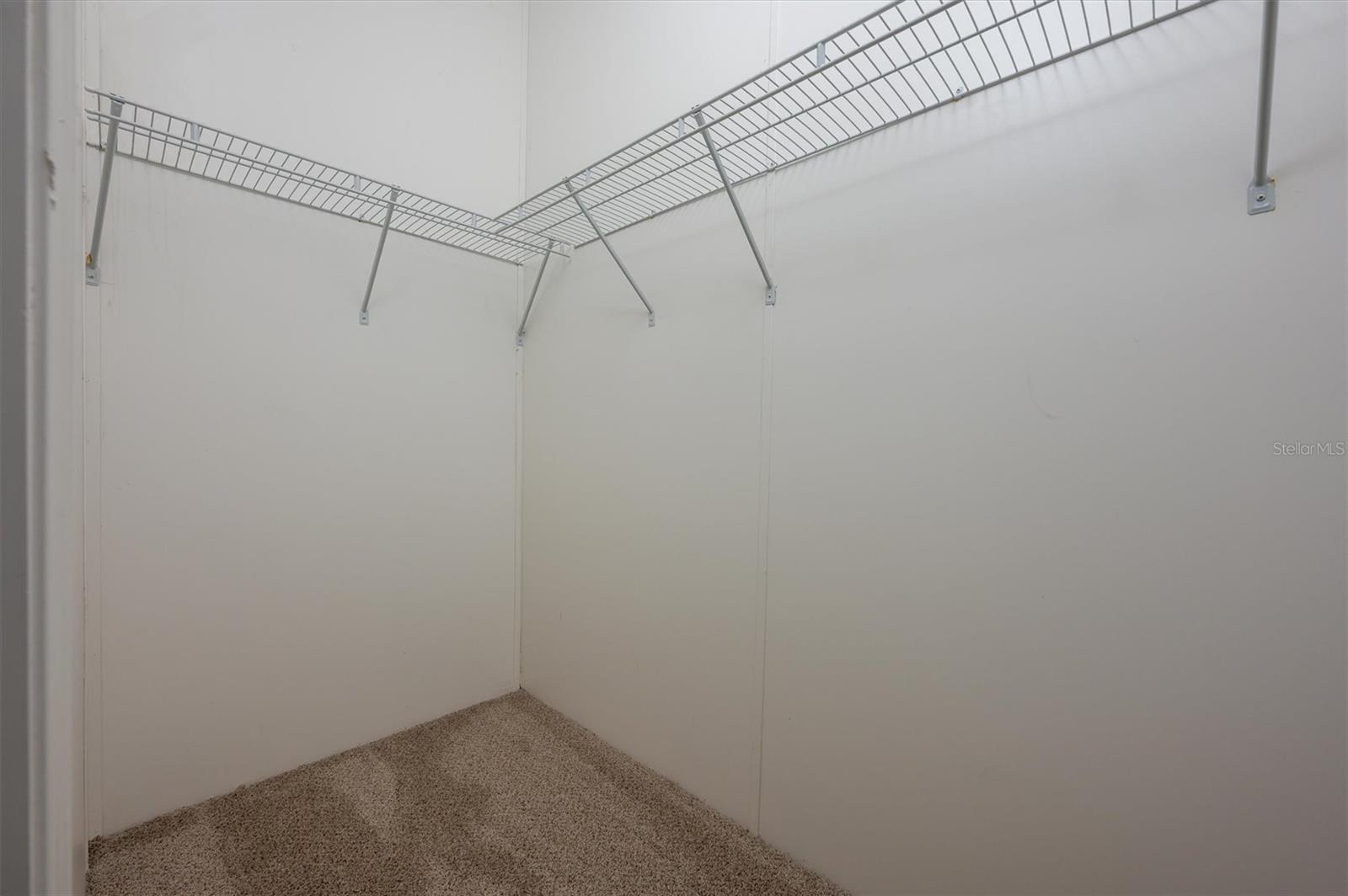 LAKESIDE ESTATES - Residential