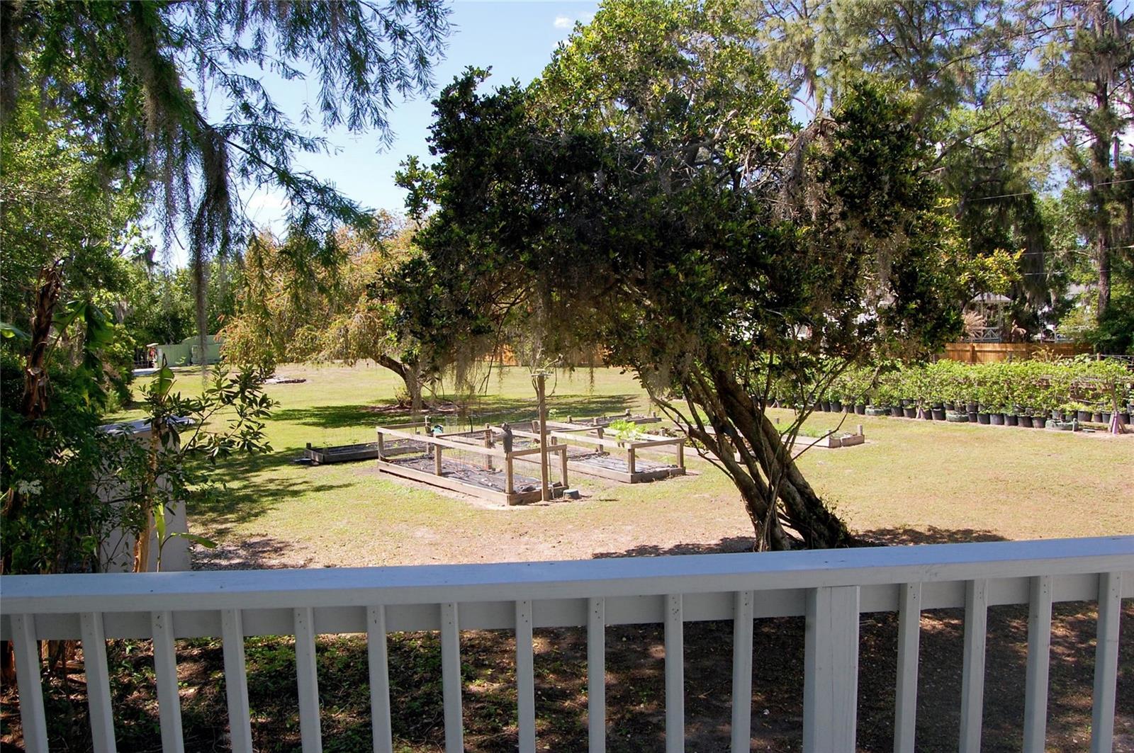 LAKESIDE ESTATES - Residential