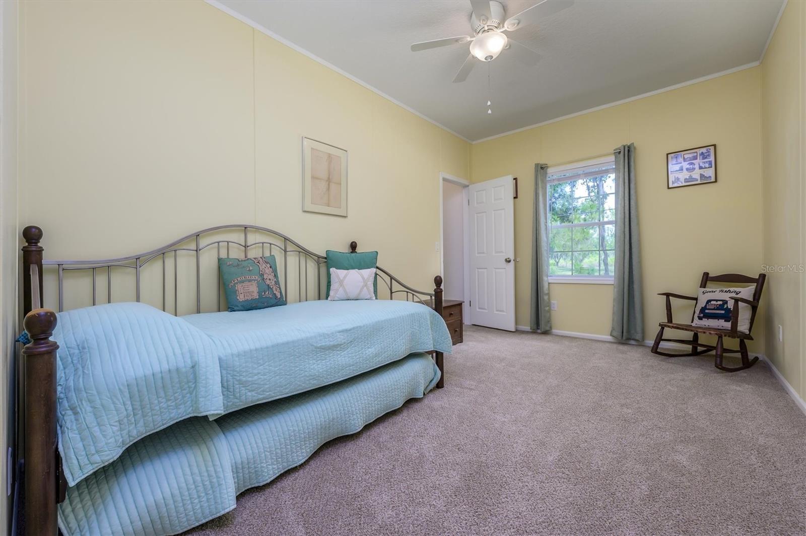 LAKESIDE ESTATES - Residential