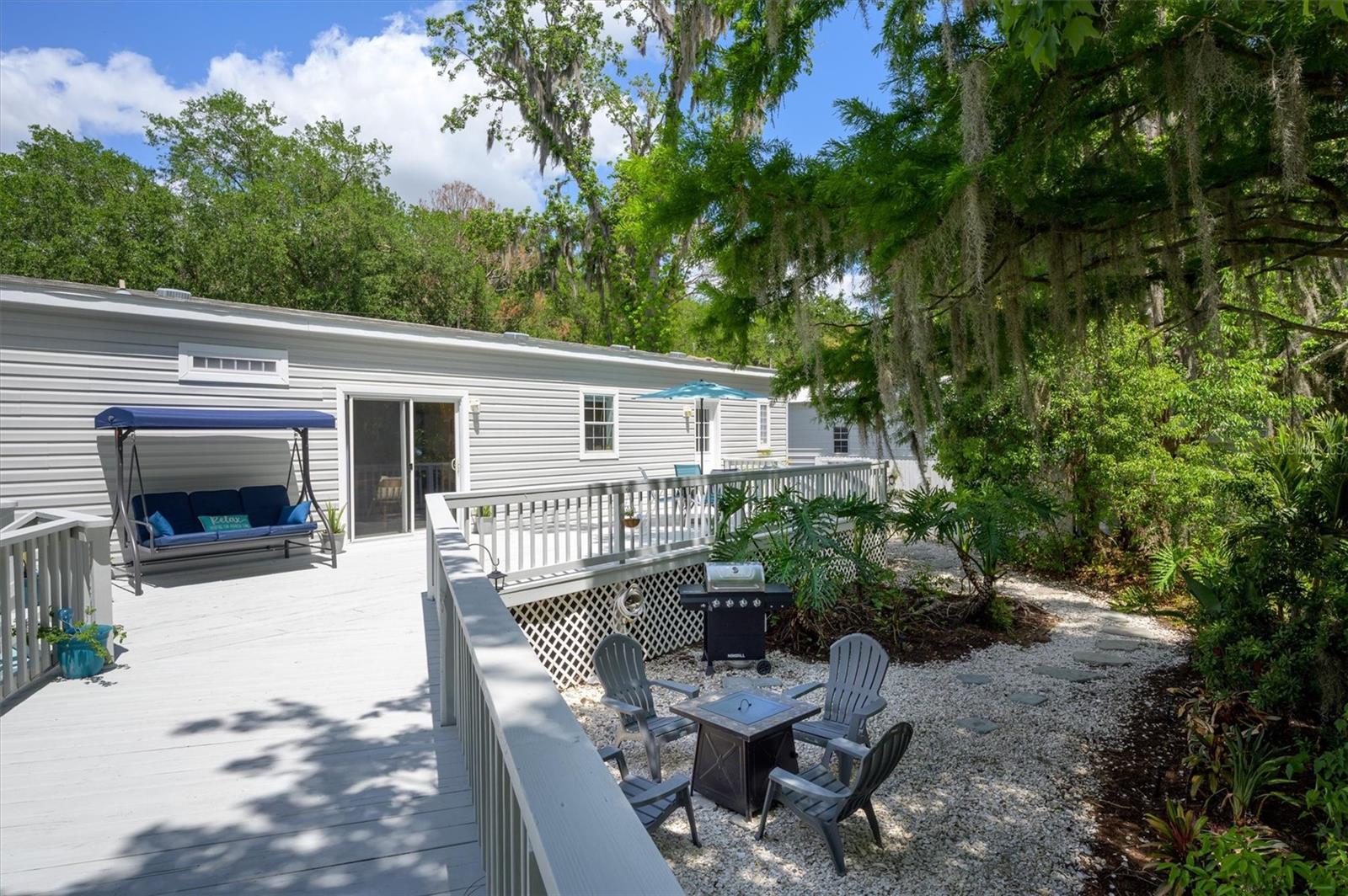 LAKESIDE ESTATES - Residential