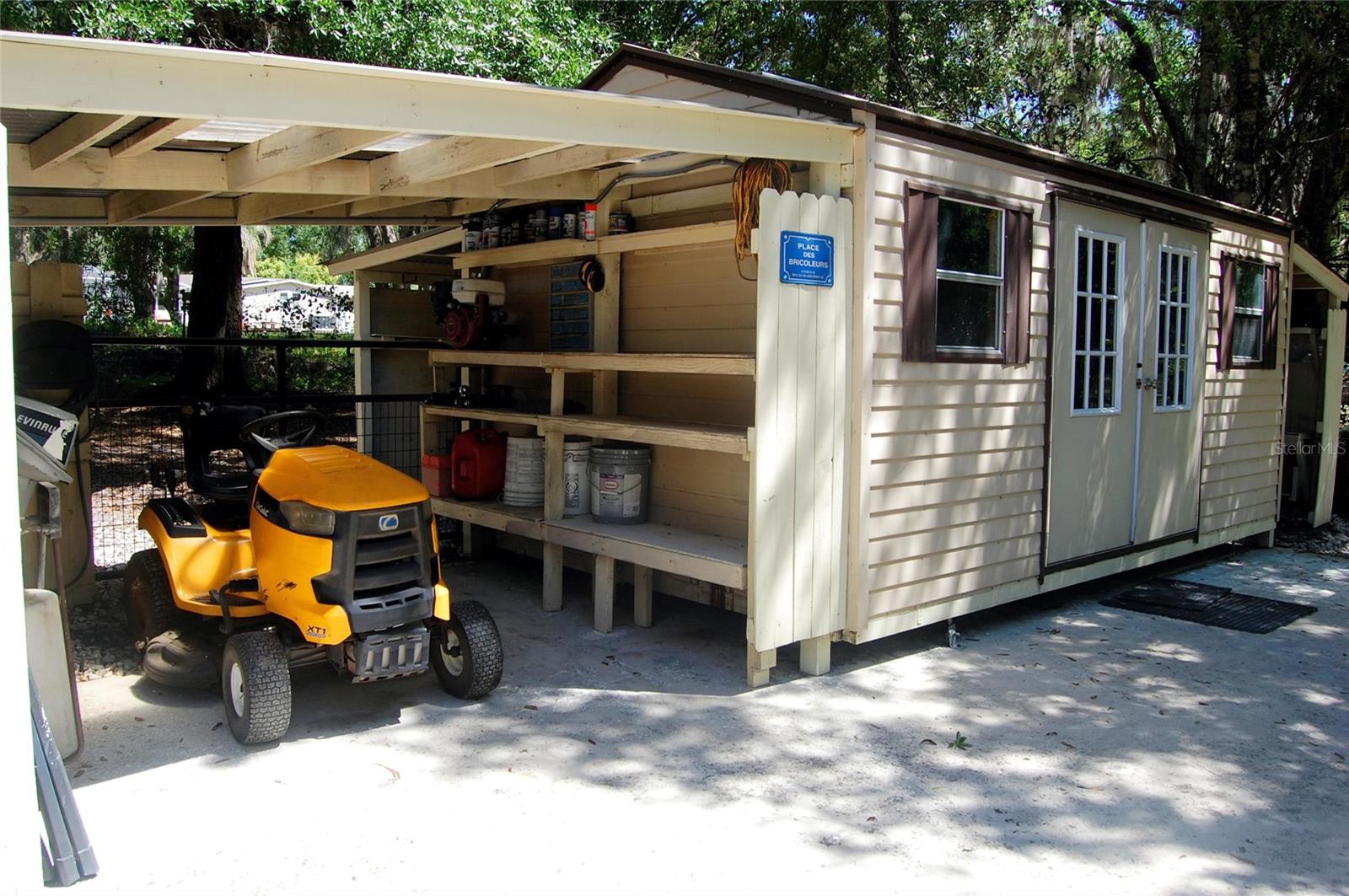 LAKESIDE ESTATES - Residential