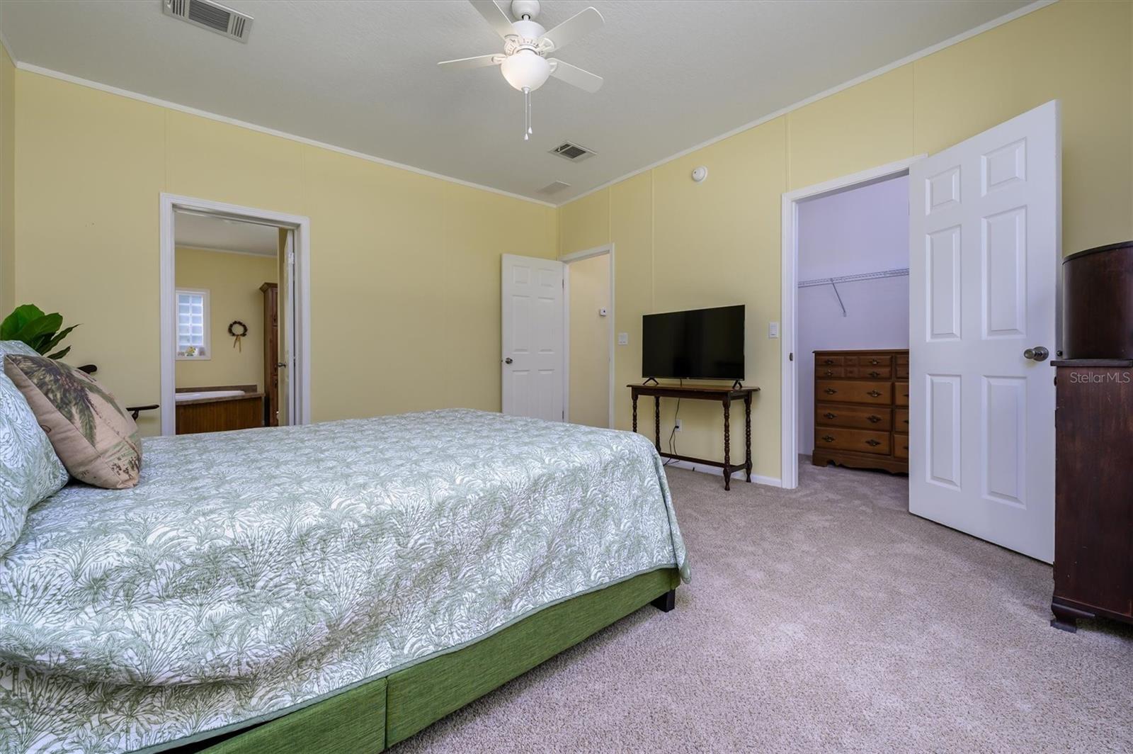 LAKESIDE ESTATES - Residential