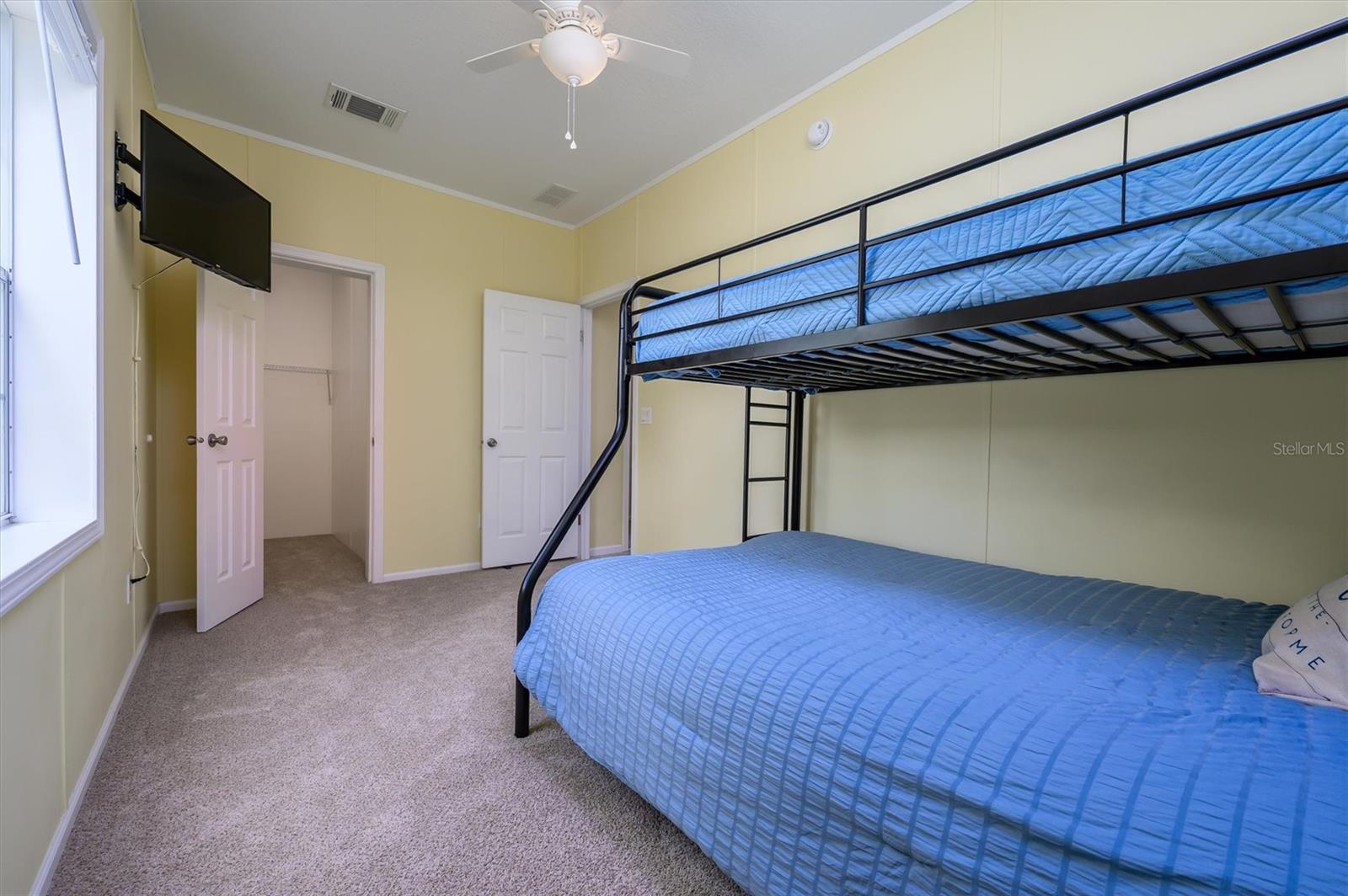 LAKESIDE ESTATES - Residential