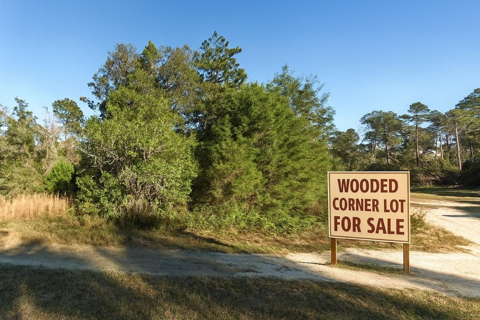 Step away from the noise and stress of city life and immerse yourself in the natural beauty of the Ocala National Forest. This spacious wooded corner lot offers the perfect setting for your future home—whether you choose a site-built residence or a mobile home (zoned R4).
Surrounded by endless outdoor adventures, you’ll enjoy: Scenic hiking trails, Kayaking & paddling along crystal-clear rivers
and Breathtaking sunsets and quiet evenings under the stars
Whether you’re looking to build your forever home, a peaceful retreat, or an investment property, this lot offers the best of both serenity and possibility.
Don’t just dream of your country escape—make it yours today!
