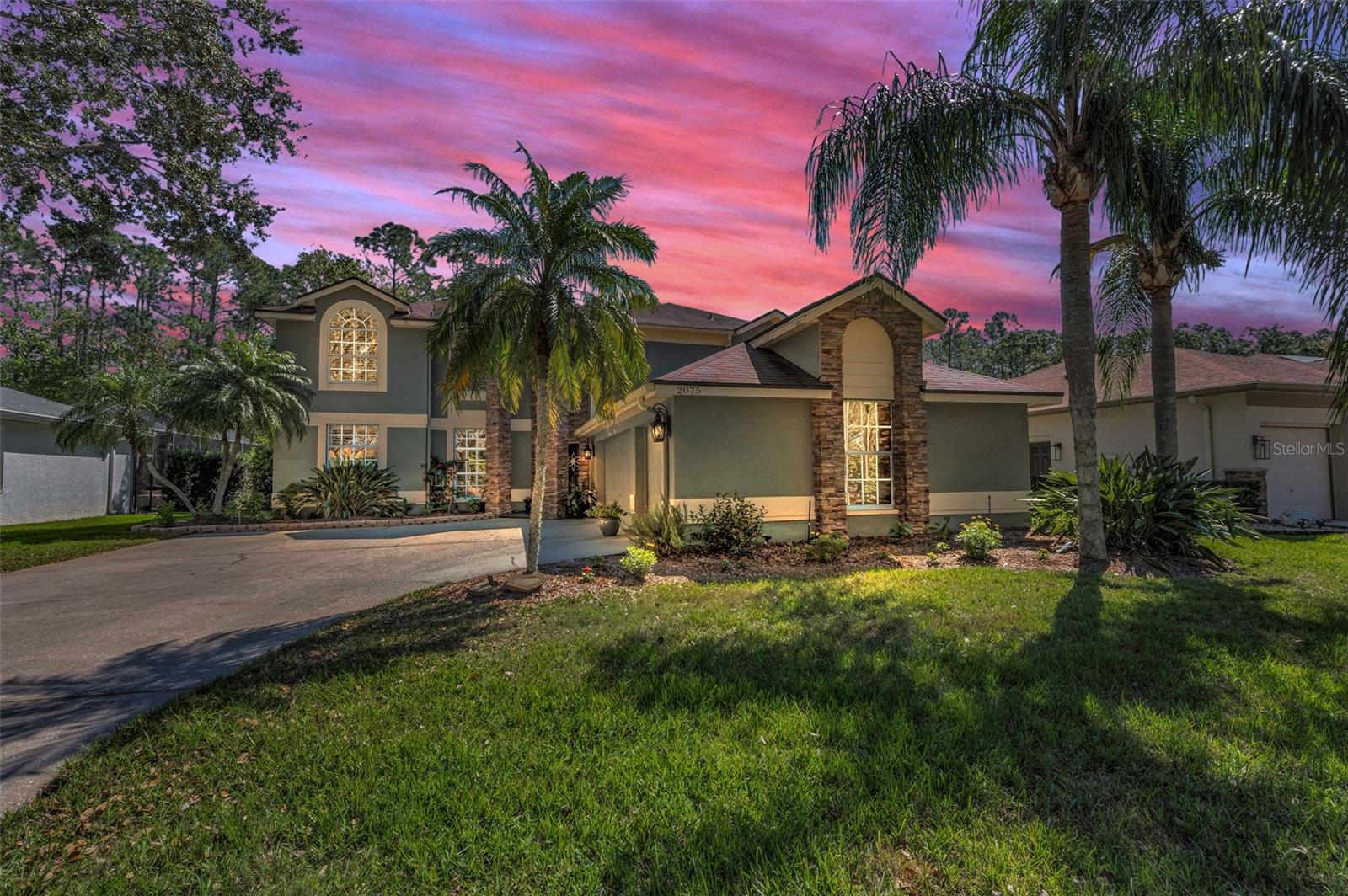 2075 WARWICK DRIVE