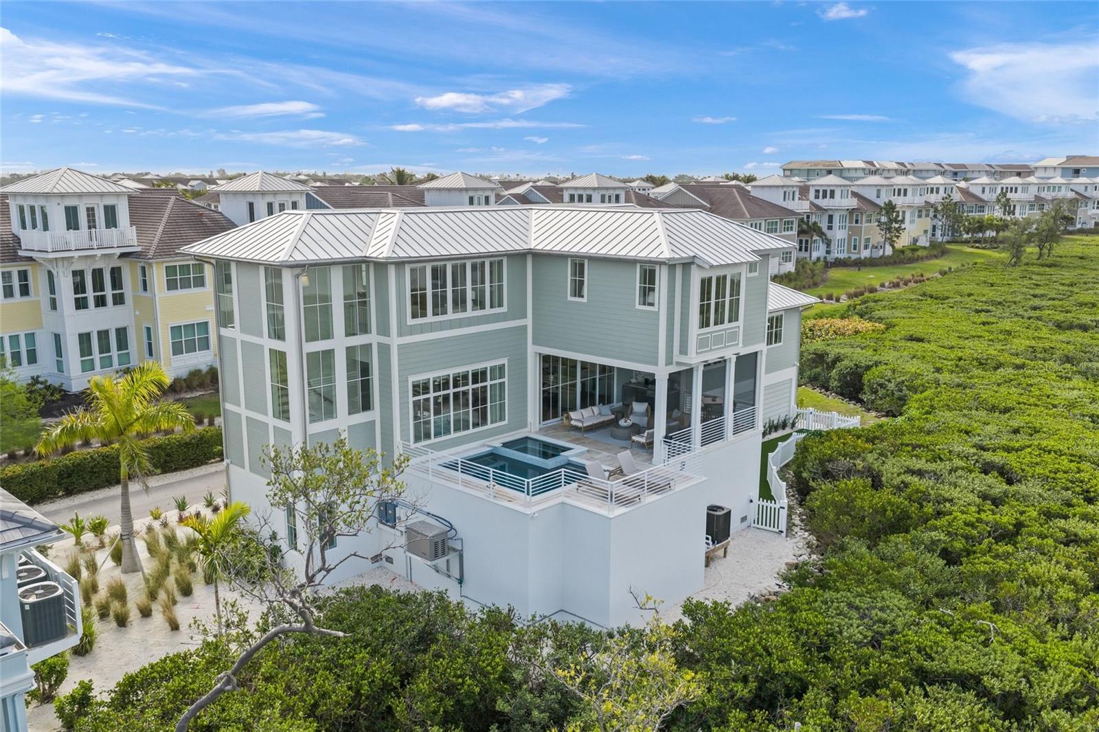 HARBOR SOUND - Residential