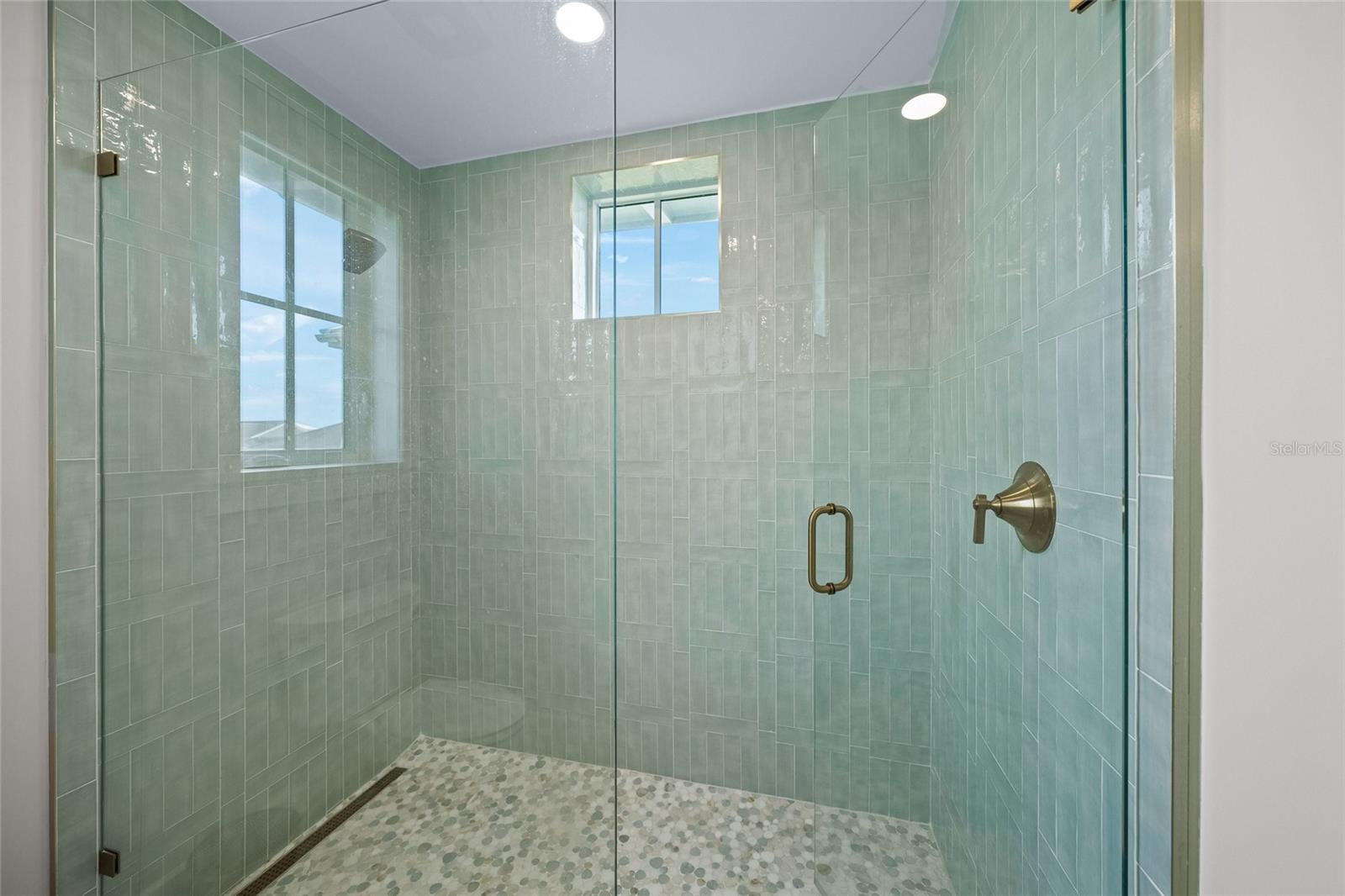 HARBOR SOUND - Residential