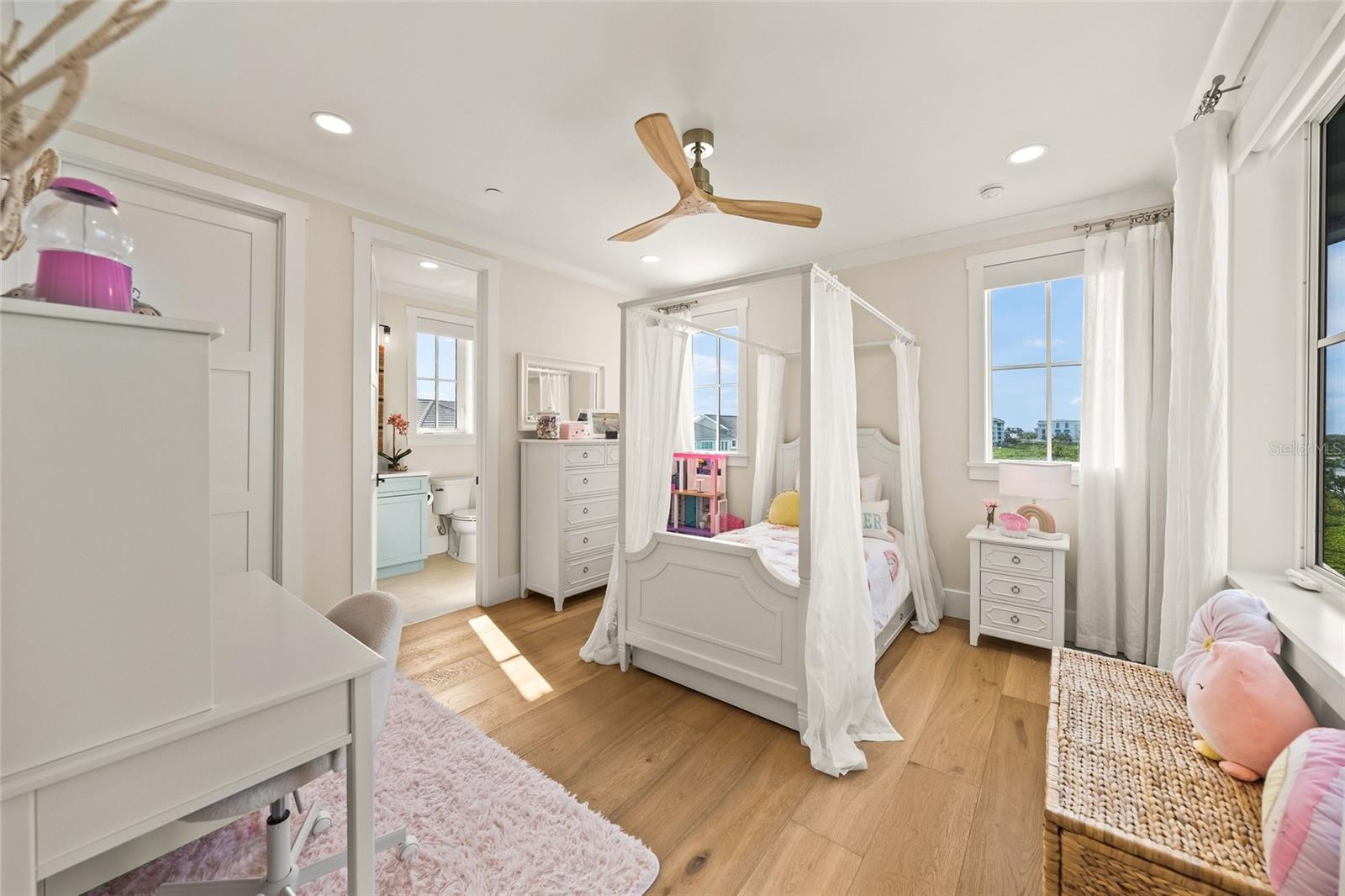 HARBOR SOUND - Residential