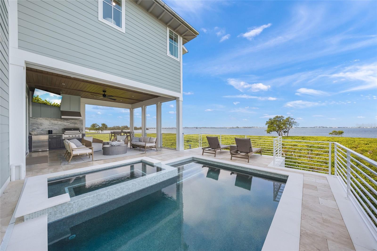 HARBOR SOUND - Residential