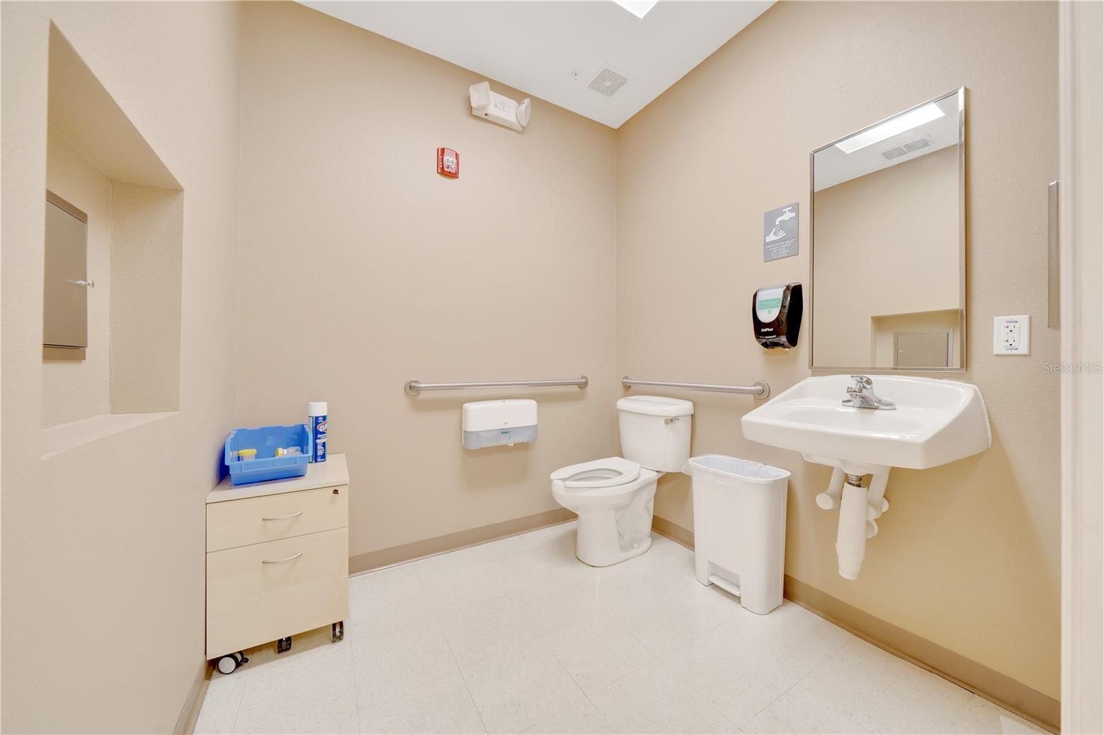 CHARLESTON PLACE - Commercial Sale