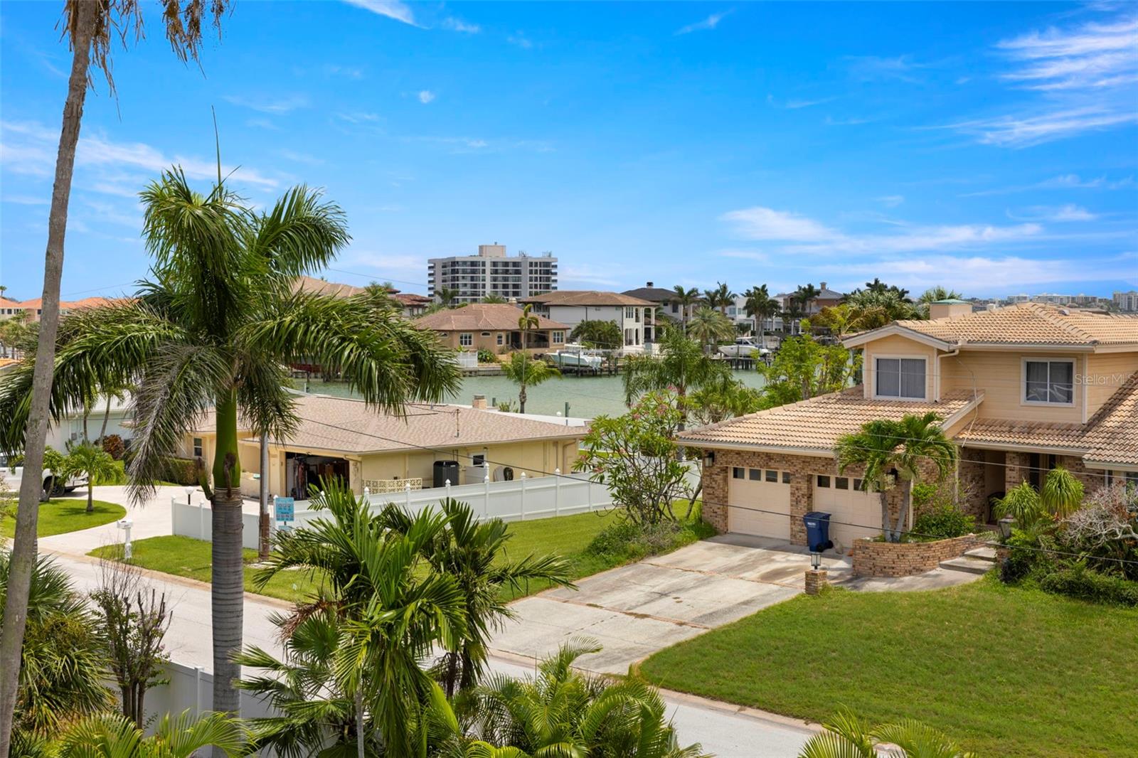 BELLEAIR BEACH YACHT CLUB ESTATES - Residential