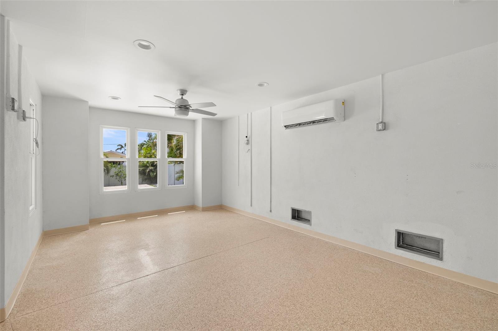 BELLEAIR BEACH YACHT CLUB ESTATES - Residential