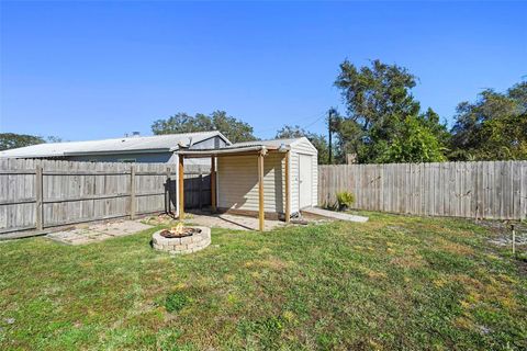 A home in DELAND